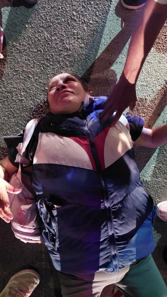 Una mujer identificada como Reyna fue atropellada por un camión de transporte de personal la noche del miércoles 11 de junio en la colonia Álamos Vista Hermosa de la capital poblana.