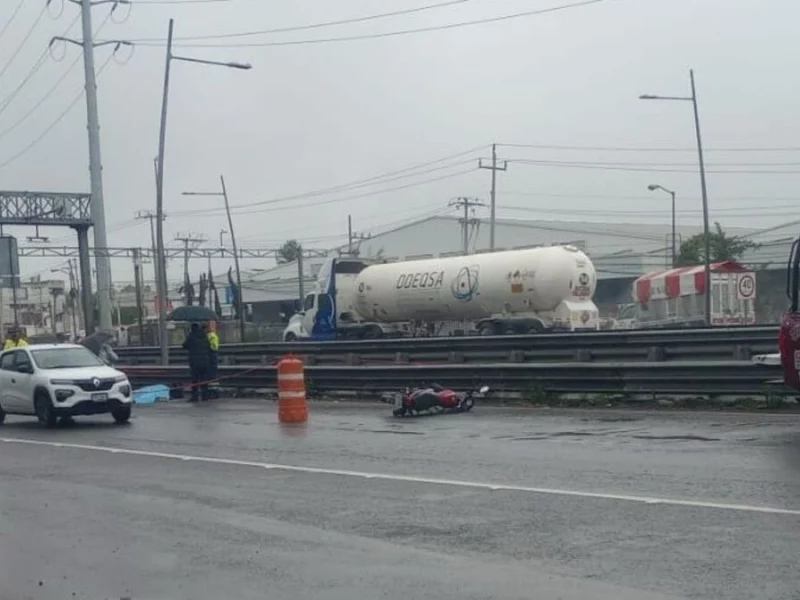 Muere motociclista en la autopista México–Puebla a la altura del Outlet  