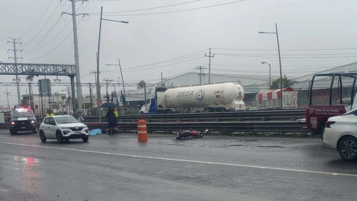 Muere motociclista en la autopista México–Puebla a la altura del Outlet  