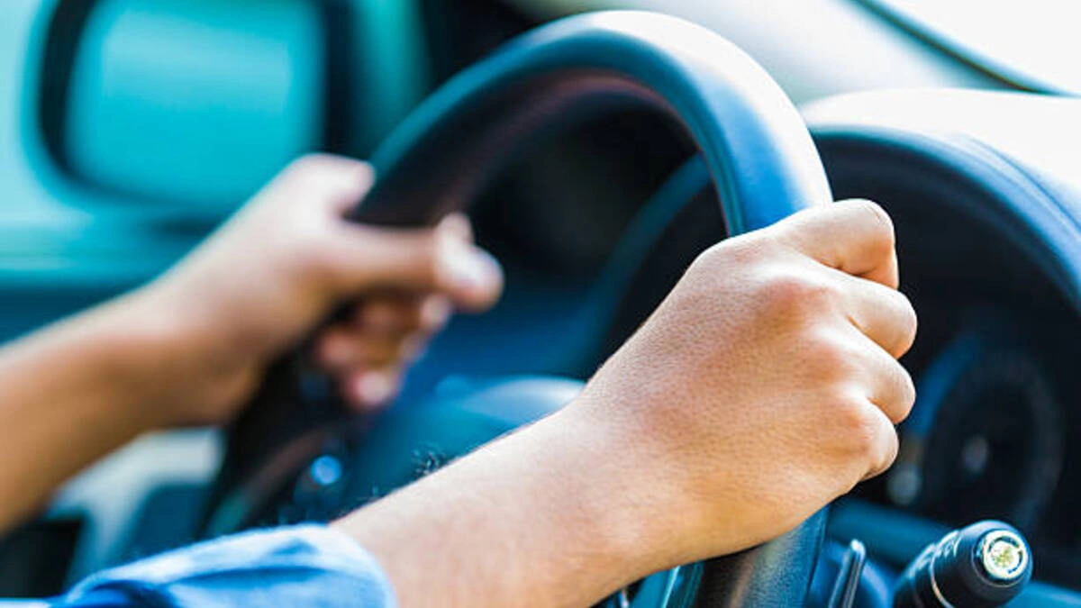 Proponen eliminar las licencias de conducir provisionales para menores de edad en Puebla