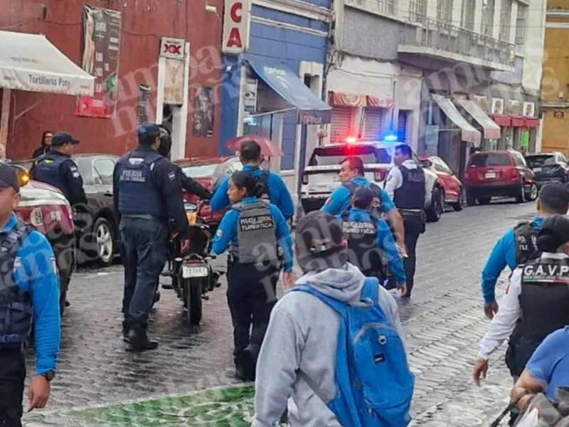 Policía estatal turística captura a 5 asaltantes de Coppel en Puebla