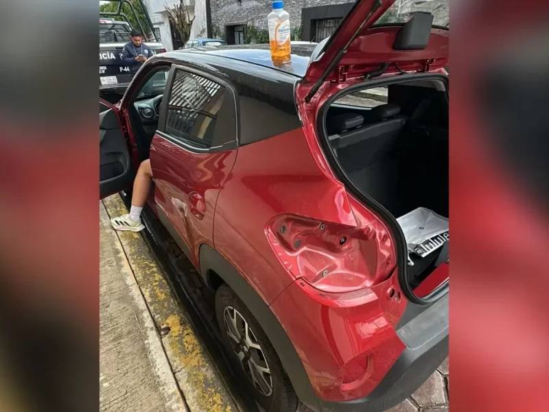 Desvalijan auto de participante en la carrera del Día del Padre en San Andrés Cholula 