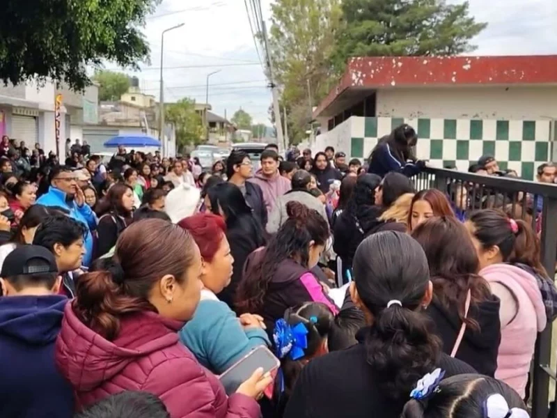 Exigen la destitución de la directora de la primaria de Josefa Ortiz de Domínguez 