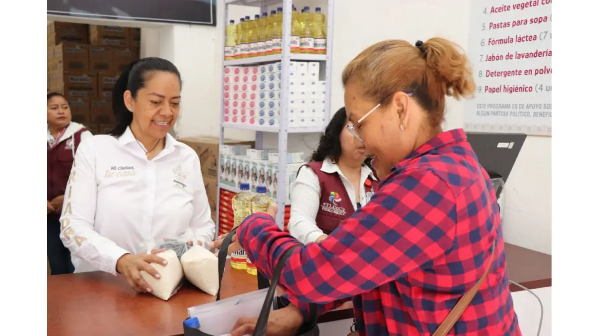 Ariadna Ayala presidenta de Atlixco fortalece la economía familiar con tienda de abasto y farmacia municipal.