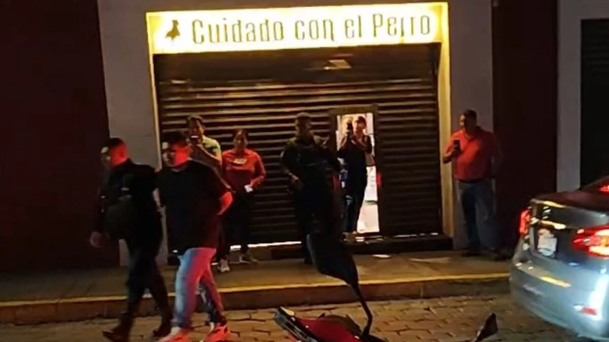 Detienen a empleado de Cuidado con el Perro por grabar a una joven al probarse ropa