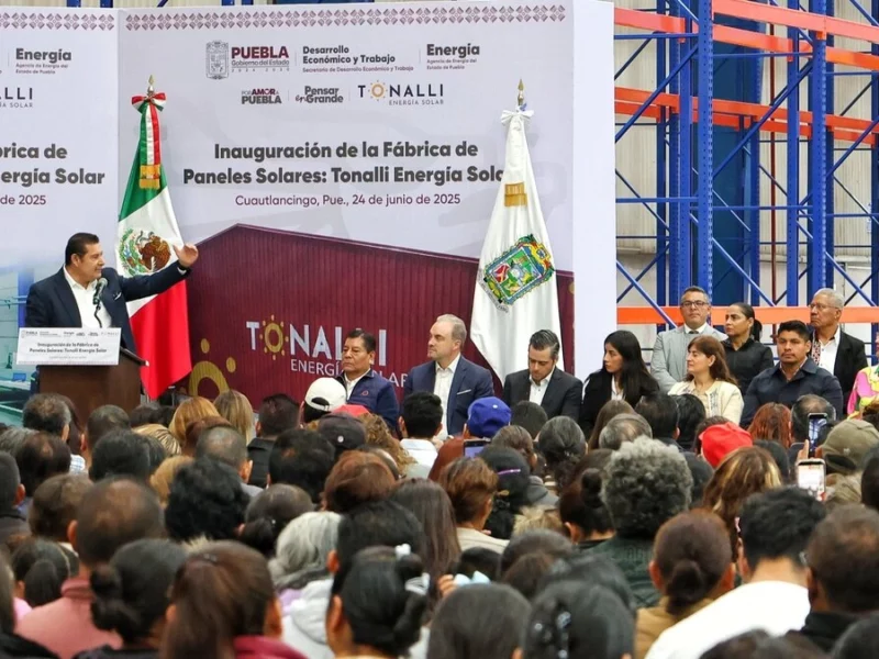 Armenta inaugura la primera fábrica de paneles solares en Puebla  