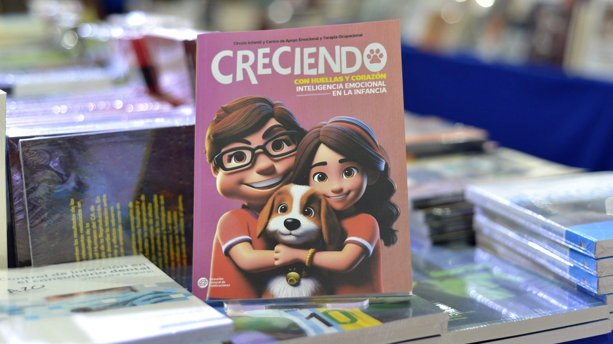 Presentan el libro "Creciendo con huellas y corazón. Inteligencia emocional en la infancia"