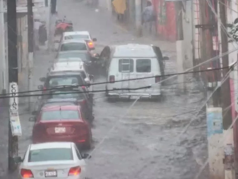 FOTOS: Se inundan las calles de Atlixco tras fuerte lluvia