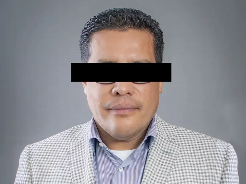 Médico poblano denunciado por intento de feminicidio no lleva a sus hijos a la escuela