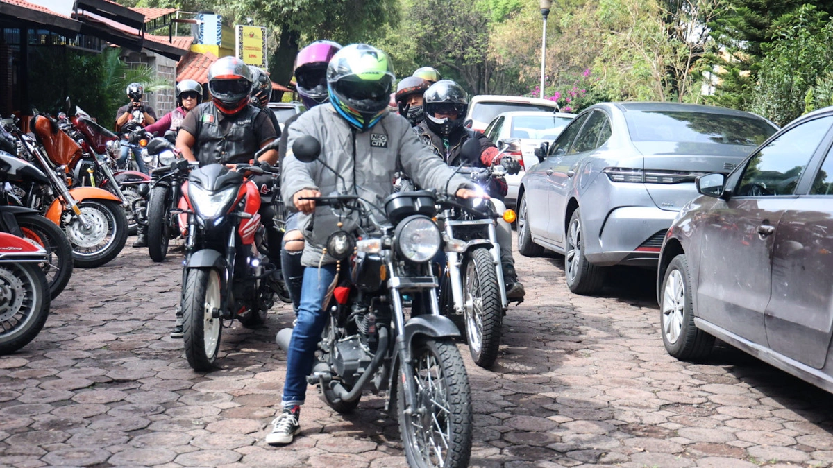 Confirmado, motociclistas de Puebla no estarán obligados a portar chaleco con número de placa