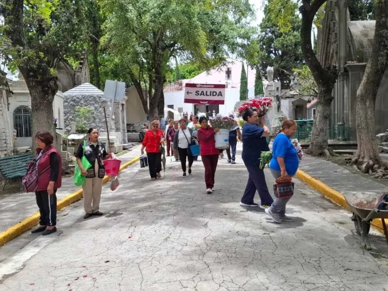 El Panteón Municipal de Puebla recibió 22 mil visitantes por el Día del Padre 