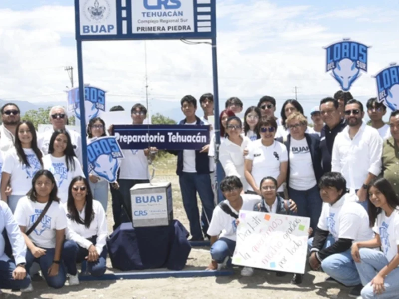 Coloca rectora Lilia Cedillo primera piedra de edificio para preparatoria en Tehuacán