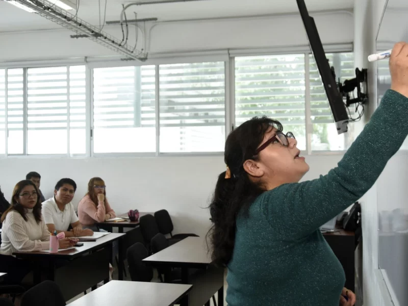 BUAP otorgará dos bonos económicos al 82.6% de los docentes hora clase