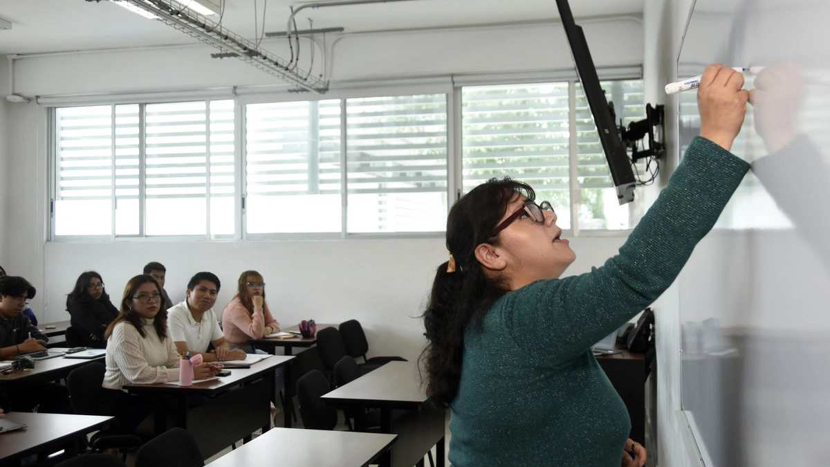 BUAP otorgará dos bonos económicos al 82.6% de los docentes hora clase