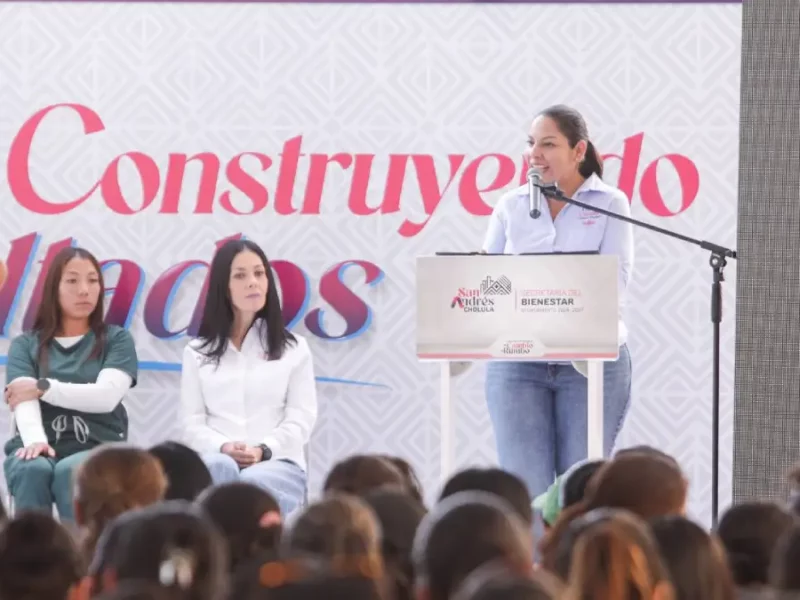Entrega Lupita Cuautle apoyos económicos y capacitación a mujeres emprendedoras