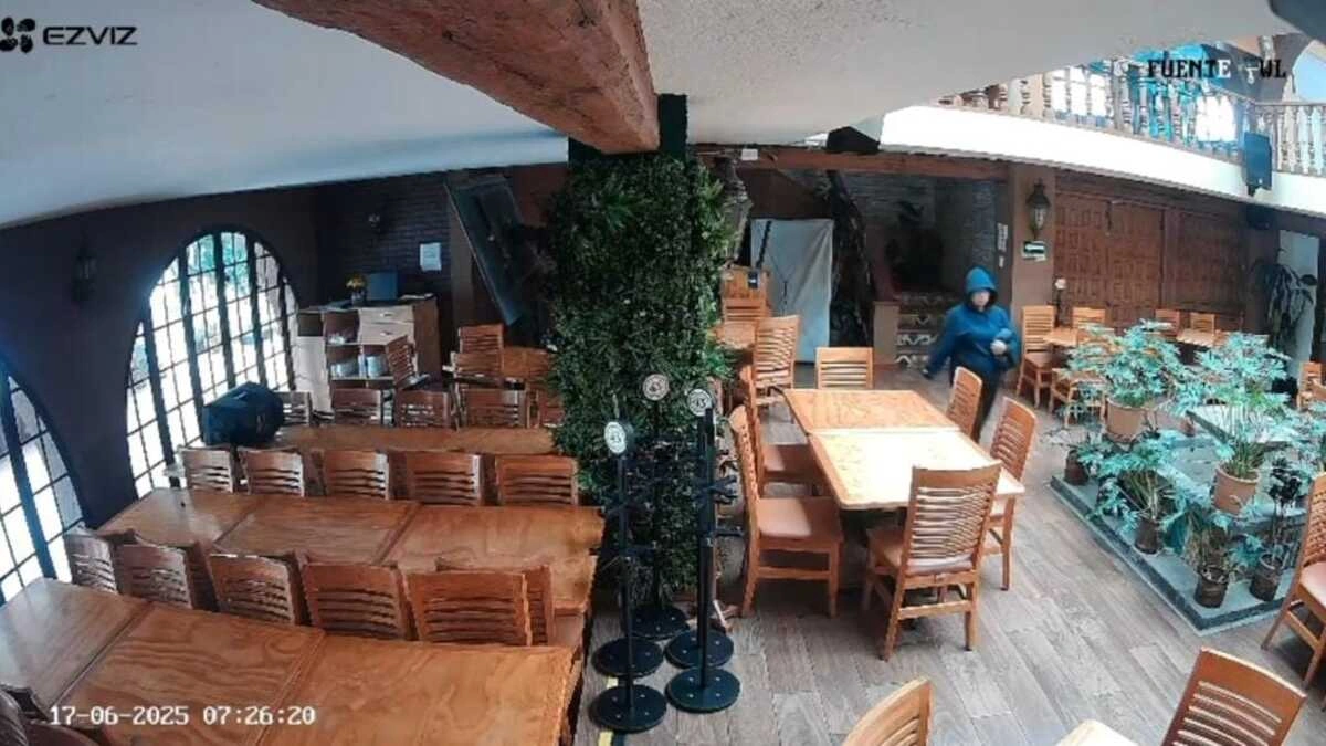 VIDEO: Capitana del restaurante Mil Aromas se roba fondo de caja y las propinas
