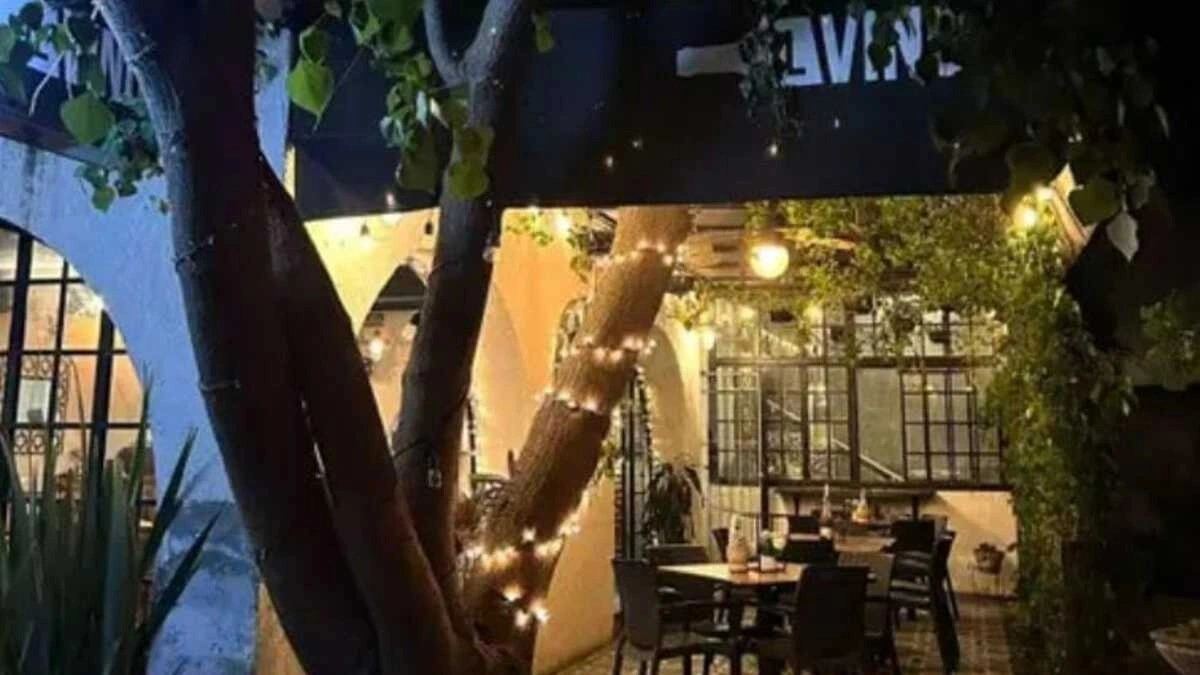 Delincuentes despojan de sus pertenencias a clientes del restaurante El Vino