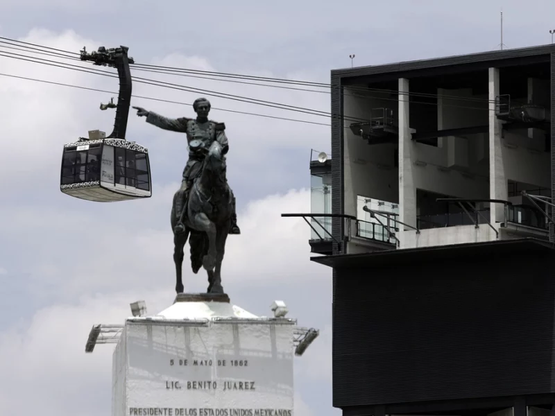 Con el teleférico de Puebla, afearon la estatua de Zaragoza: Sheinbaum  
