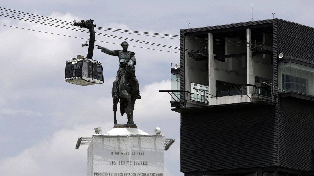 Con el teleférico de Puebla, afearon la estatua de Zaragoza: Sheinbaum  