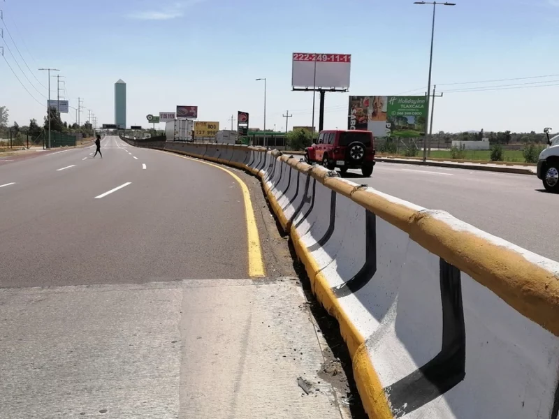 VIDEO: Intentan asaltar a trailero en la México-Puebla a la altura de San Martín Texmelucan 