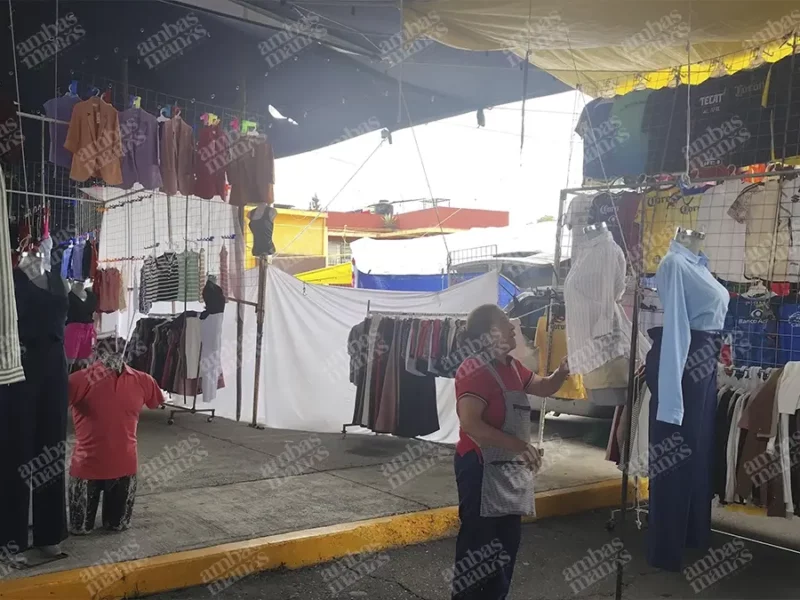 Caen hasta 40% las ventas en el tianguis de Los Lavaderos tras balacera: comerciantes
