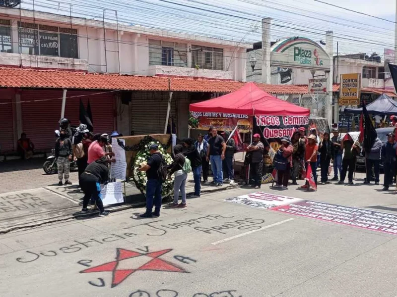 La 28 de Octubre realiza manifestación y desquicia la zona de la CAPU  