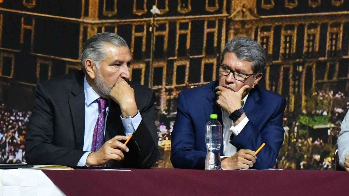 Diputado de Morena confirma que rodarán las cabezas de Adán Augusto y Monreal como coordinadores de bancadas  