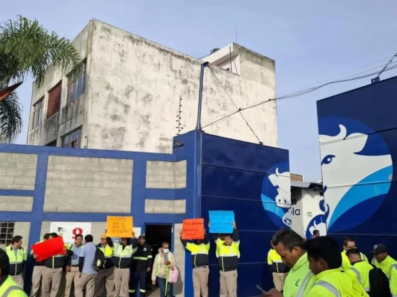 Trabajadores de Alpura en Puebla se suman al paro nacional  