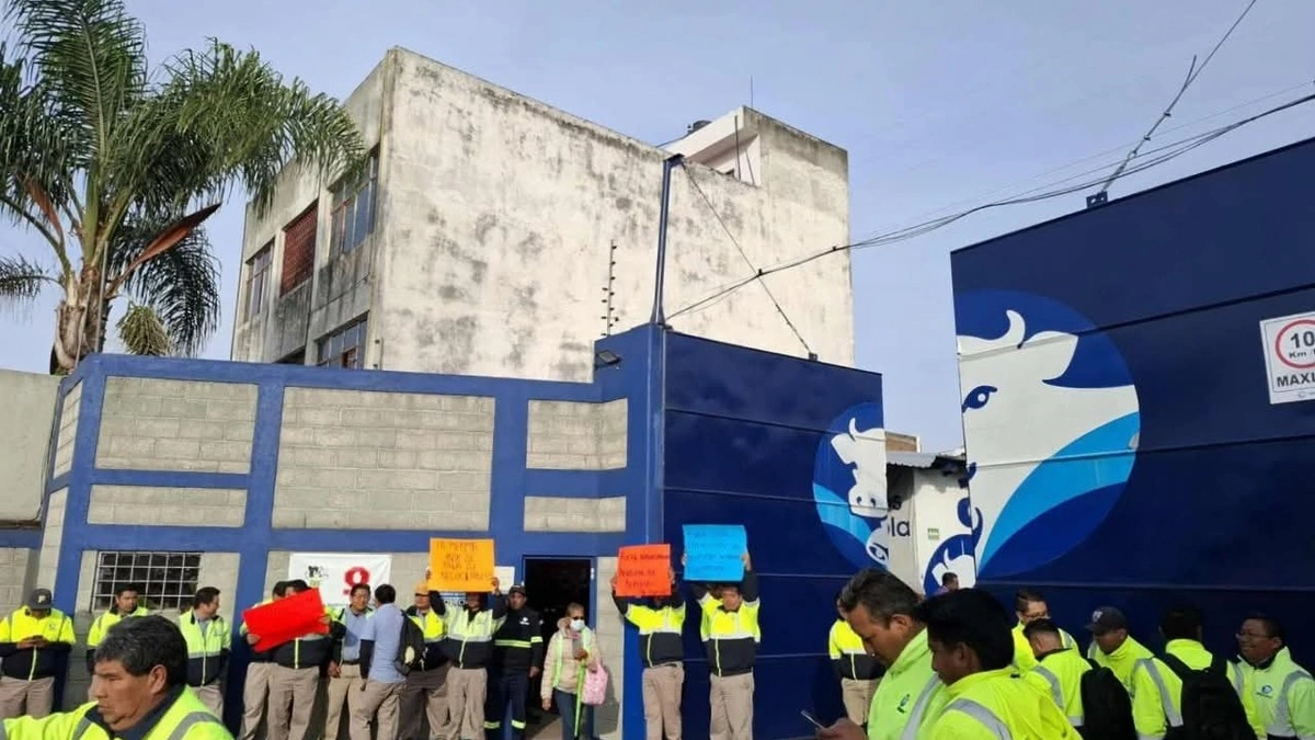 Trabajadores de Alpura en Puebla se suman al paro nacional  