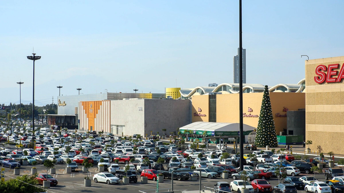 ¡Cuidado! Lavacoches del estacionamiento de Angelópolis extorsionan a una mujer