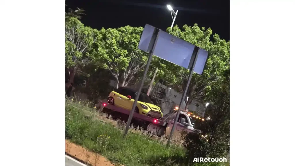 MINI Cooper involucrado en una carrera de arrancones en la zona de Angelópolis.