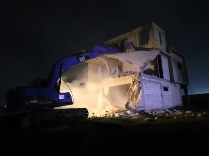 Ayuntamiento de Puebla demuele inmuebles construidos ilegalmente en La Covadonga.