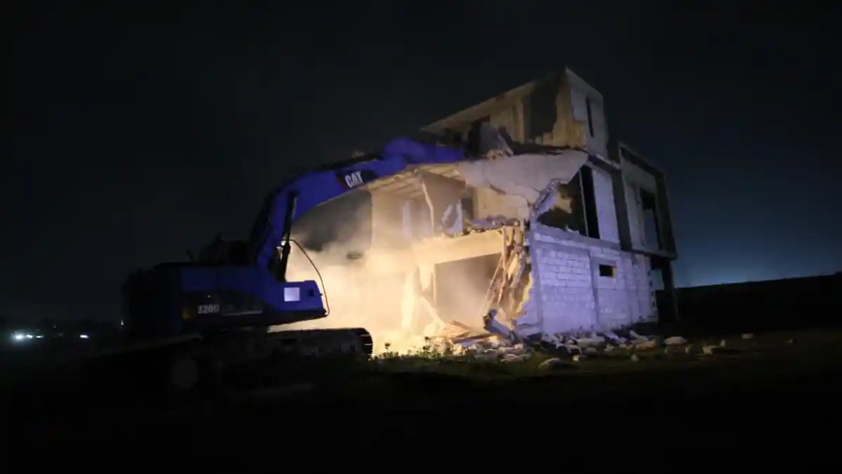 Ayuntamiento de Puebla demuele inmuebles construidos ilegalmente en La Covadonga.