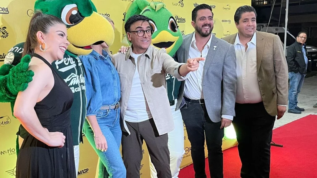 Fredy Ortega y Adal Ramones apadrinan “Eres bueno Charlie Brown” en Puebla