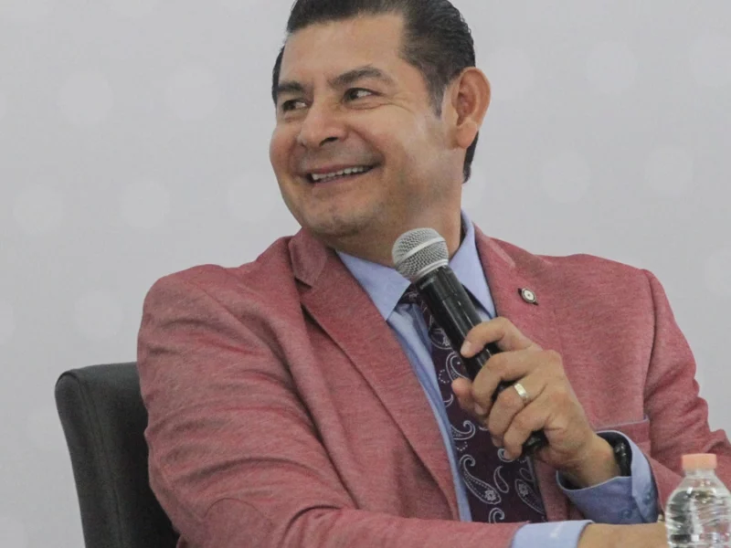 Lauro Sánchez se integra como asesor en el Gobierno de Puebla; Armenta descarta más cambios