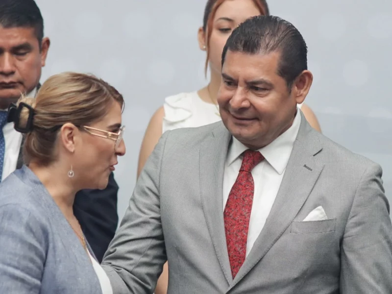 Fiscalía de Puebla recibe seis denuncias por ciberasedio, el delito que ocupó la oposición para golpear a Armenta  