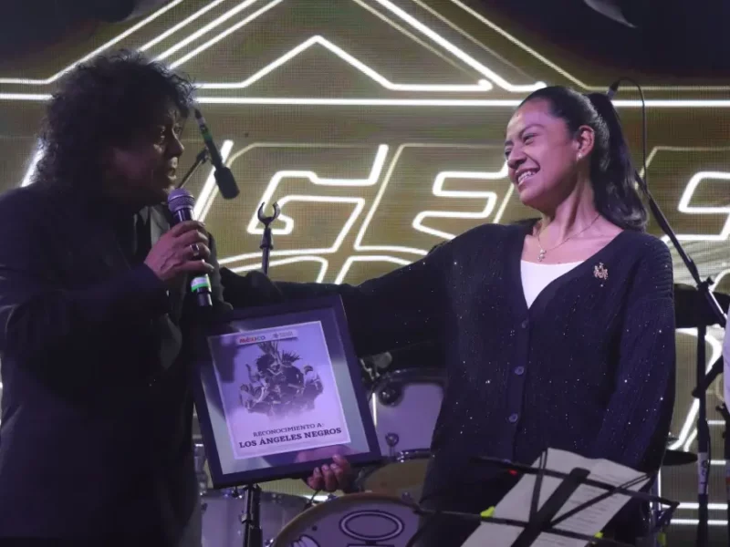 Noche romántica y recuerdos vivieron familias completas con presentación de Los Ángeles Negros en La Feria de Atlixco 2025
