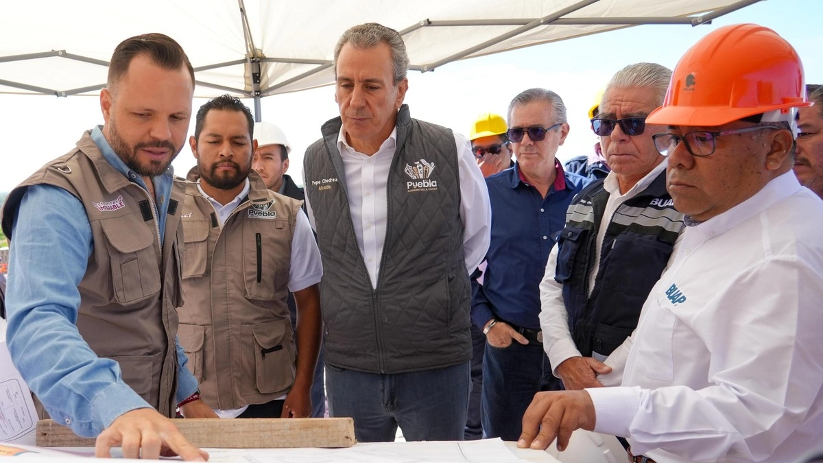 Pepe Chedraui supervisa la construcción del Bachillerato Tecnológico de la BUAP 