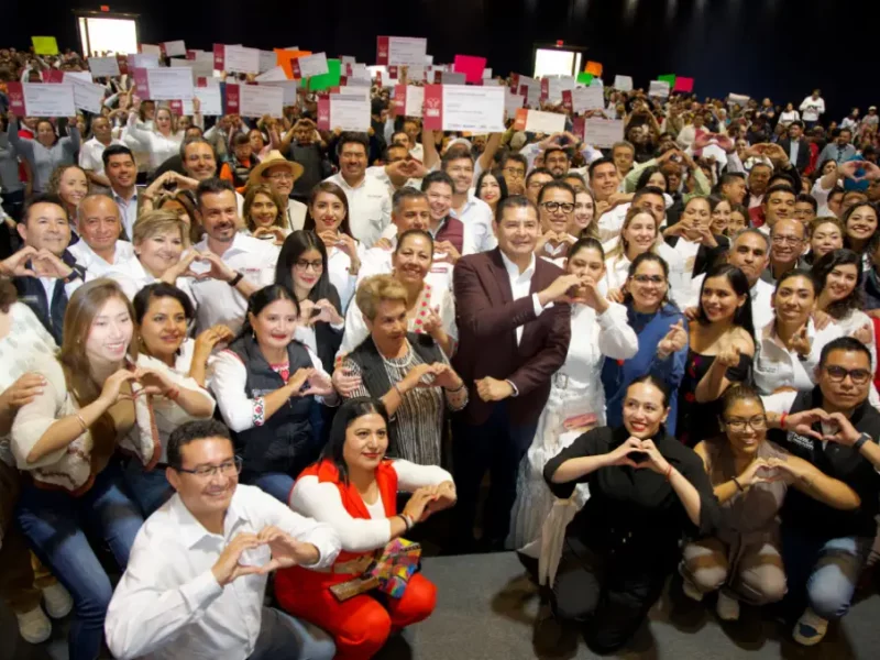 Participan diputados y diputadas de la LXII Legislatura en la Entrega de Apoyos del Programa Obra Comunitaria