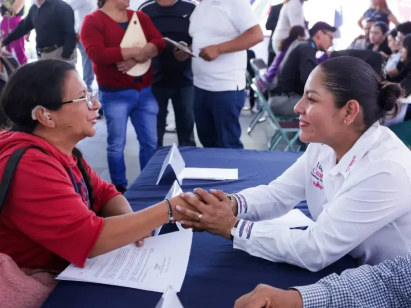 Lleva Lupita Cuautle servicios y atención directa en San Bernardino Tlaxcalancingo