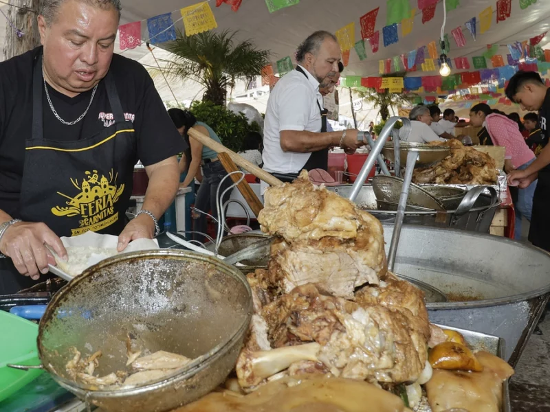 Comida, baile y cultura en el Festival de las Carnitas en San Francisco Totimehuacan  