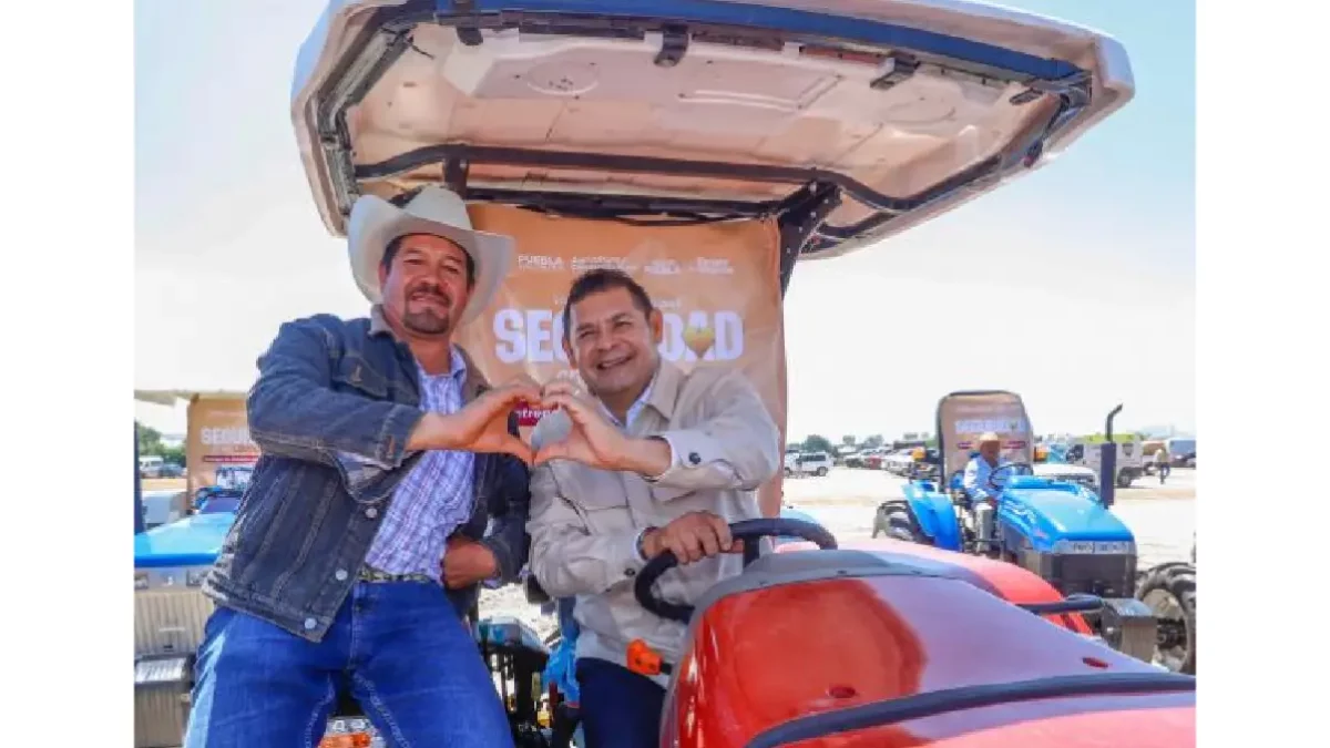 Gobierno de Puebla cumple un sueño: 27 módulos de maquinaria, drones y tractores