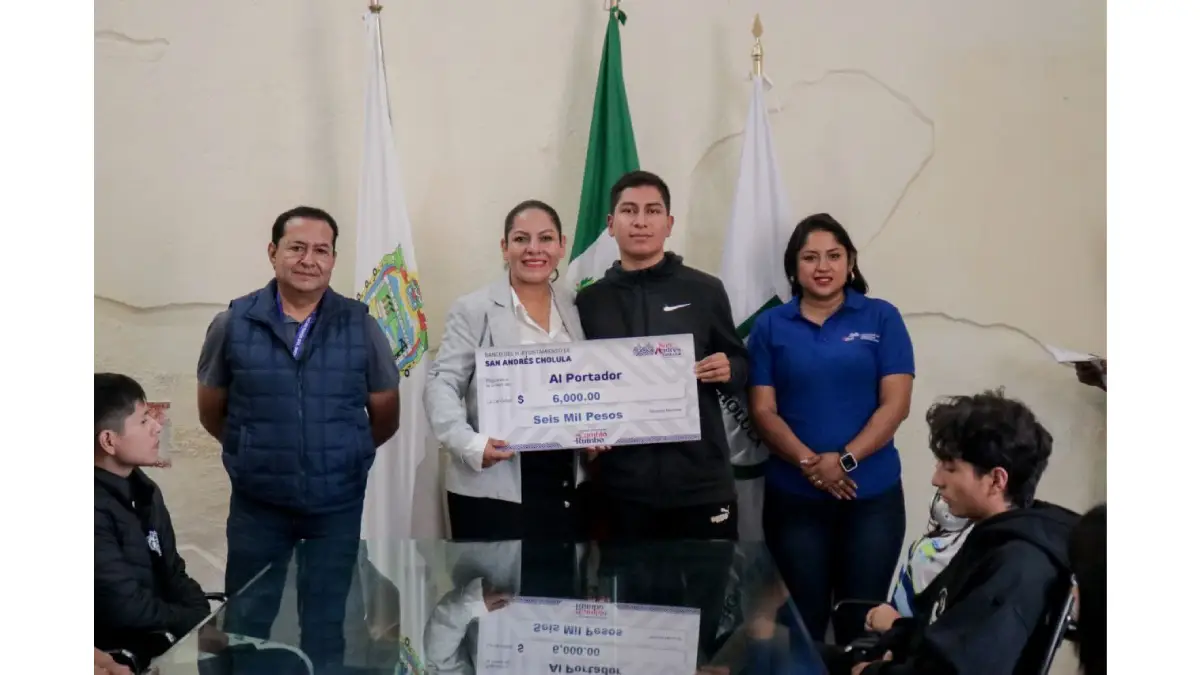 Impulsa Lupita Cuautle con becas al talento deportivo en San Andrés Cholula