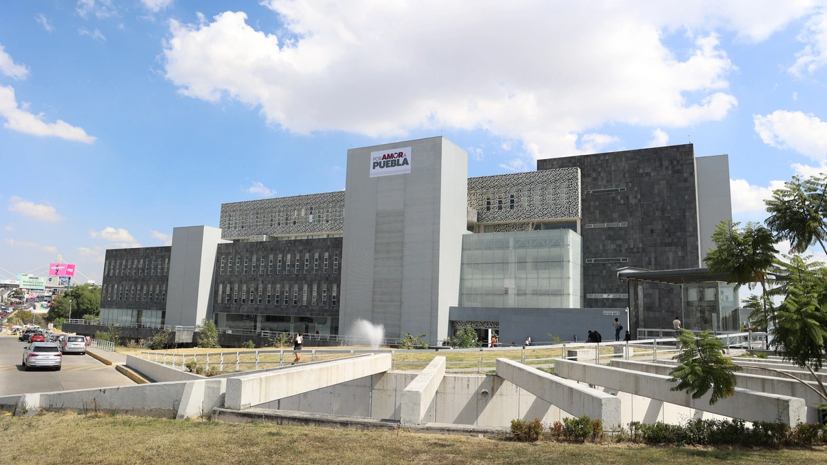 Gobierno va ahora por negociación para liquidar el CIS de Puebla 