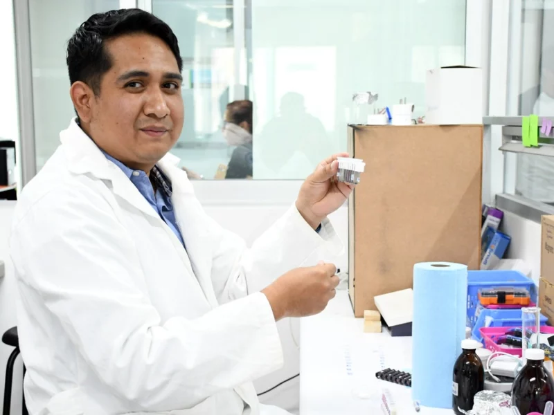 En la BUAP se desarrolla tecnología para eliminar del agua colorantes textiles y fármacos