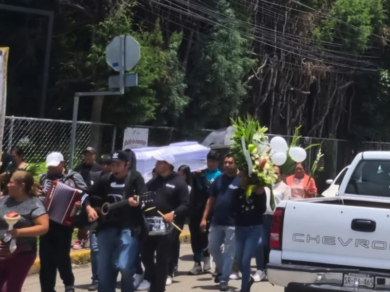Dan el último adiós al niño Aarón, asesinado presuntamente por su mamá en Cholula