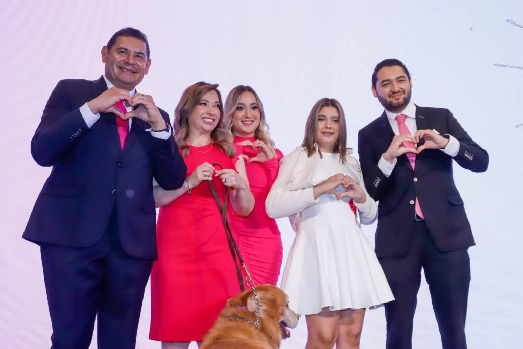 Hoy es el cumpleaños 56 de Armenta.