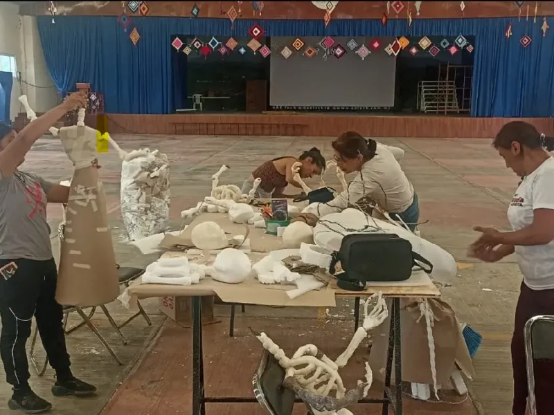 Ariadna Ayala, presidenta de Atlixco, invita a sumarse al curso "entre catrinas y alebrijes"