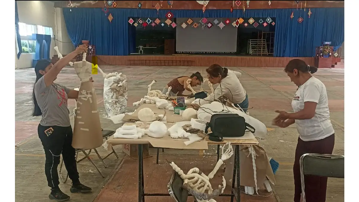 Ariadna Ayala, presidenta de Atlixco, invita a sumarse al curso "entre catrinas y alebrijes"