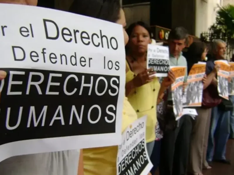 ¿Cuántas víctimas en Puebla aparecen en el SNAV por violación a derechos humanos?